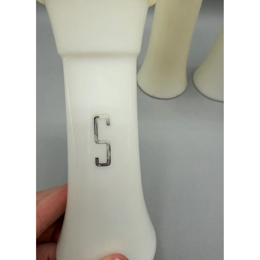 VTG Tupperware‎ Hourglass Salt & Pepper Shaker White Set of 3 Retro Kitchen 6.5